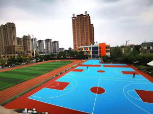 室外篮球场中为何多使用硅PU球场材料？